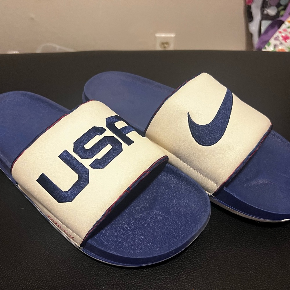 Nike Navy and Red Athletic Shoe Interior Label